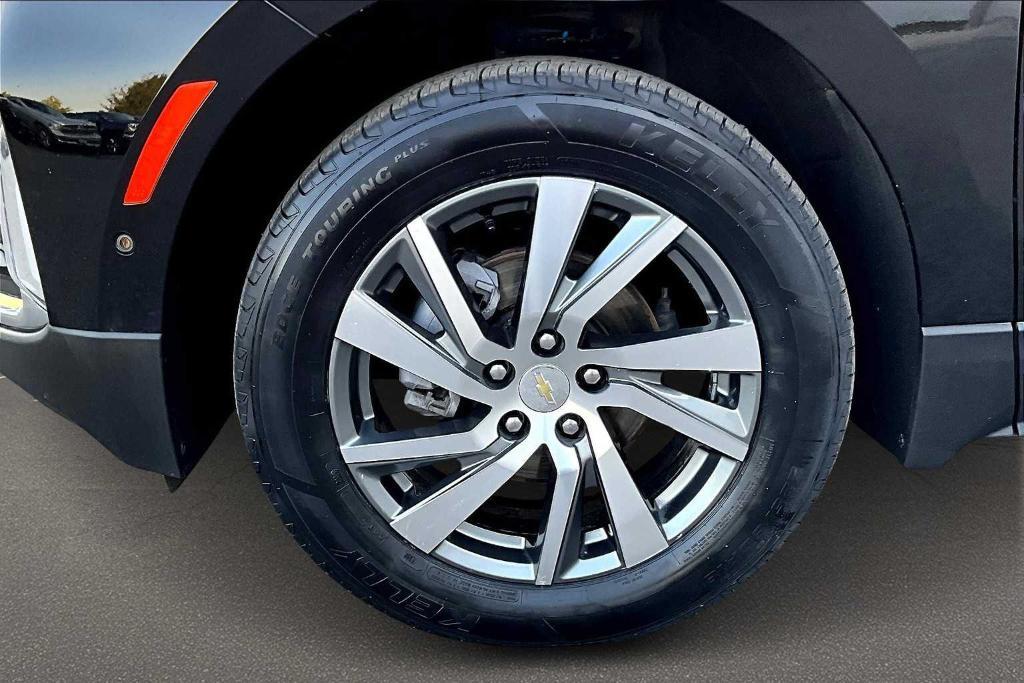 used 2024 Chevrolet Equinox car, priced at $25,500