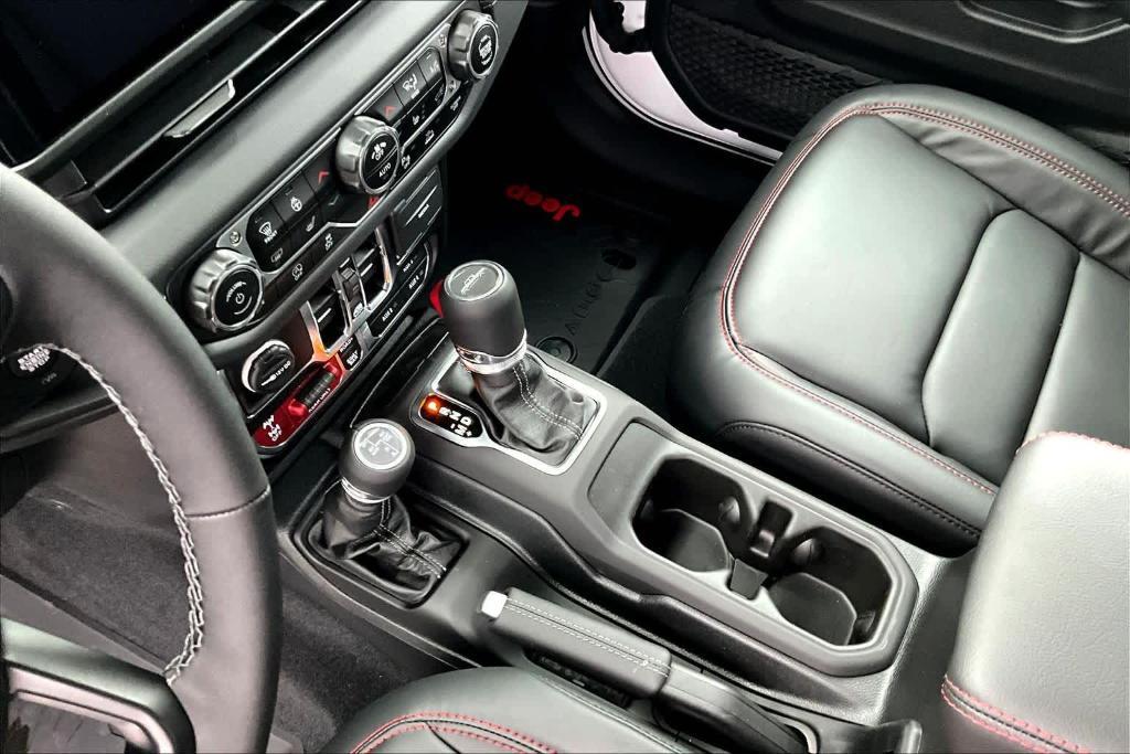 new 2025 Jeep Gladiator car, priced at $60,087