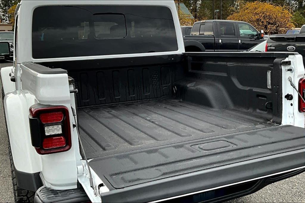 new 2025 Jeep Gladiator car, priced at $60,087