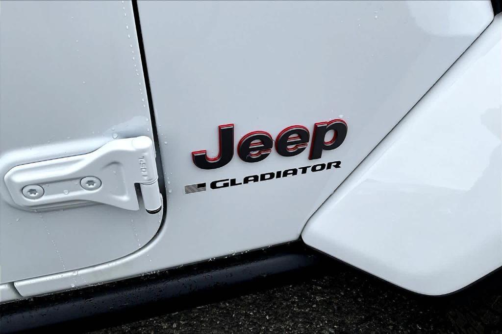 new 2025 Jeep Gladiator car, priced at $60,087