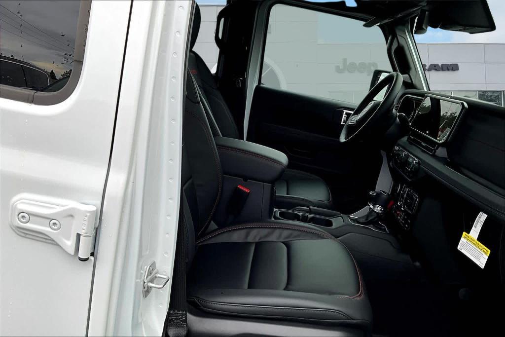 new 2025 Jeep Gladiator car, priced at $60,087