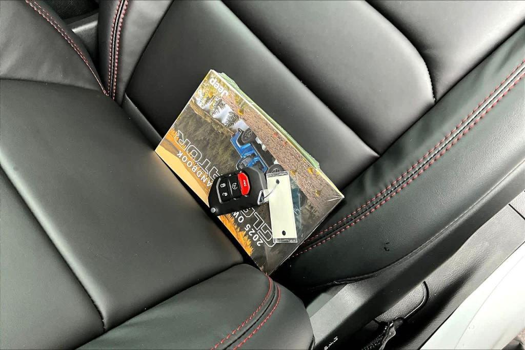 new 2025 Jeep Gladiator car, priced at $60,087