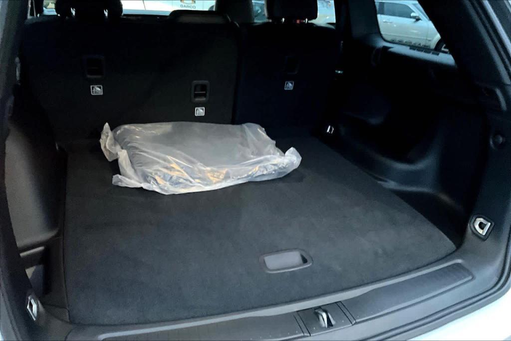 new 2025 Jeep Grand Cherokee car, priced at $50,011