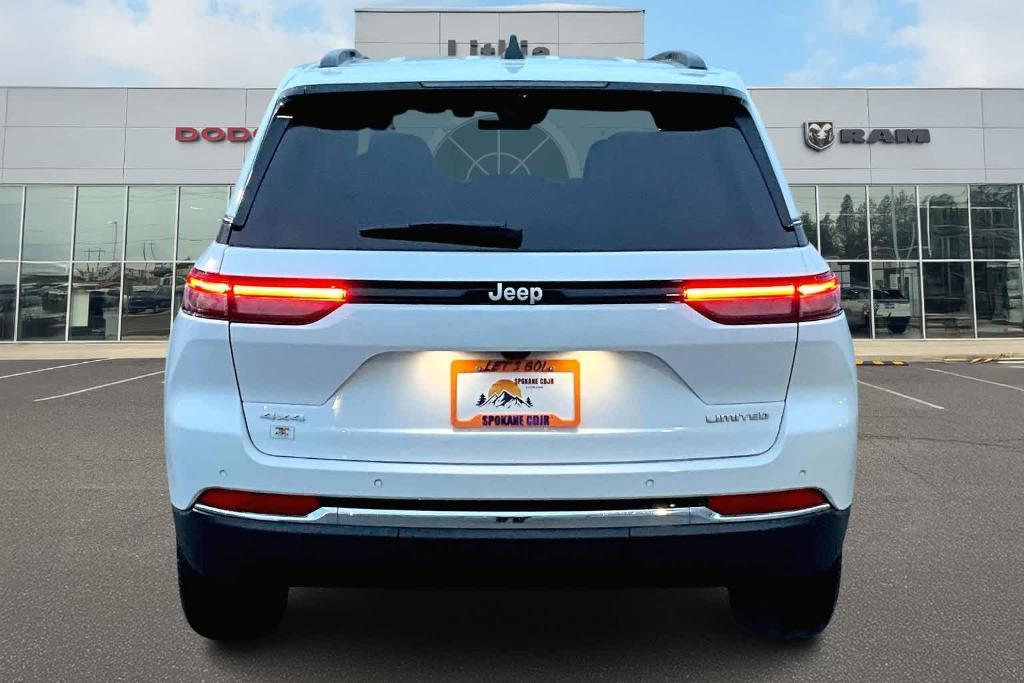 new 2025 Jeep Grand Cherokee car, priced at $50,011