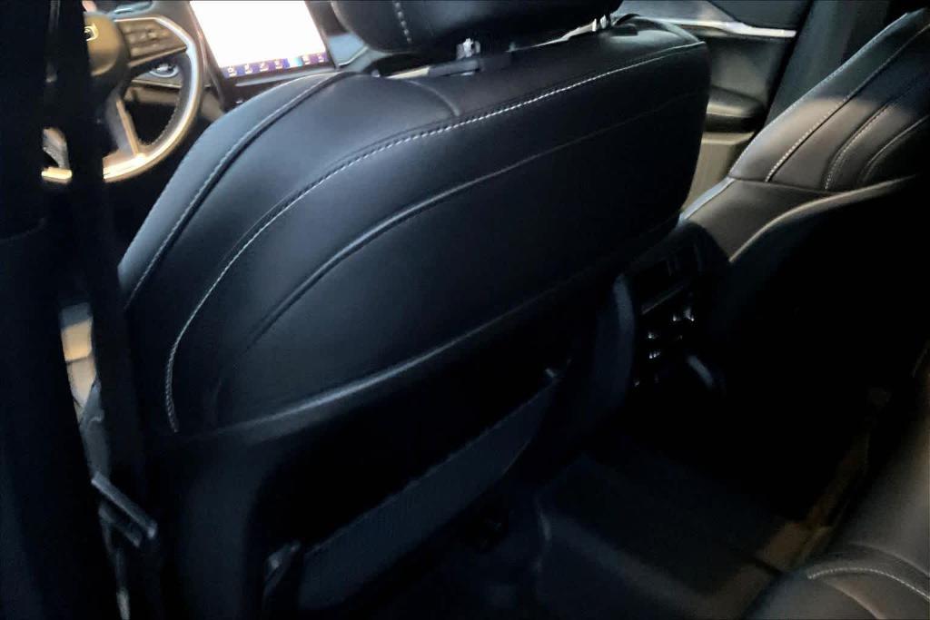 new 2025 Jeep Grand Cherokee car, priced at $50,011