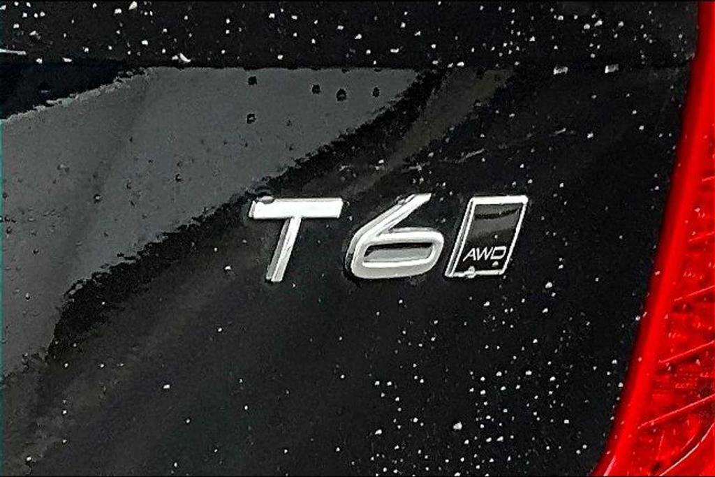 used 2022 Volvo XC90 car, priced at $38,900