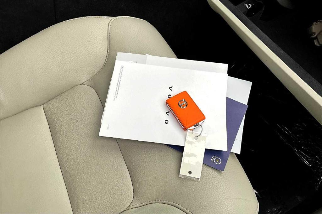 used 2022 Volvo XC90 car, priced at $38,900