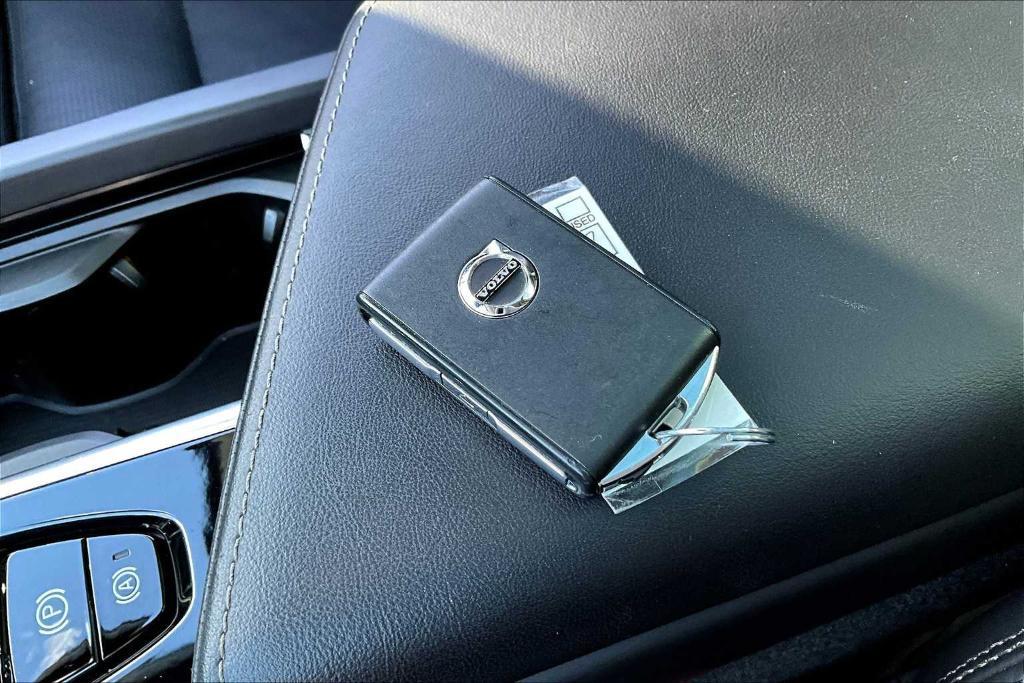 used 2022 Volvo XC60 car, priced at $30,700
