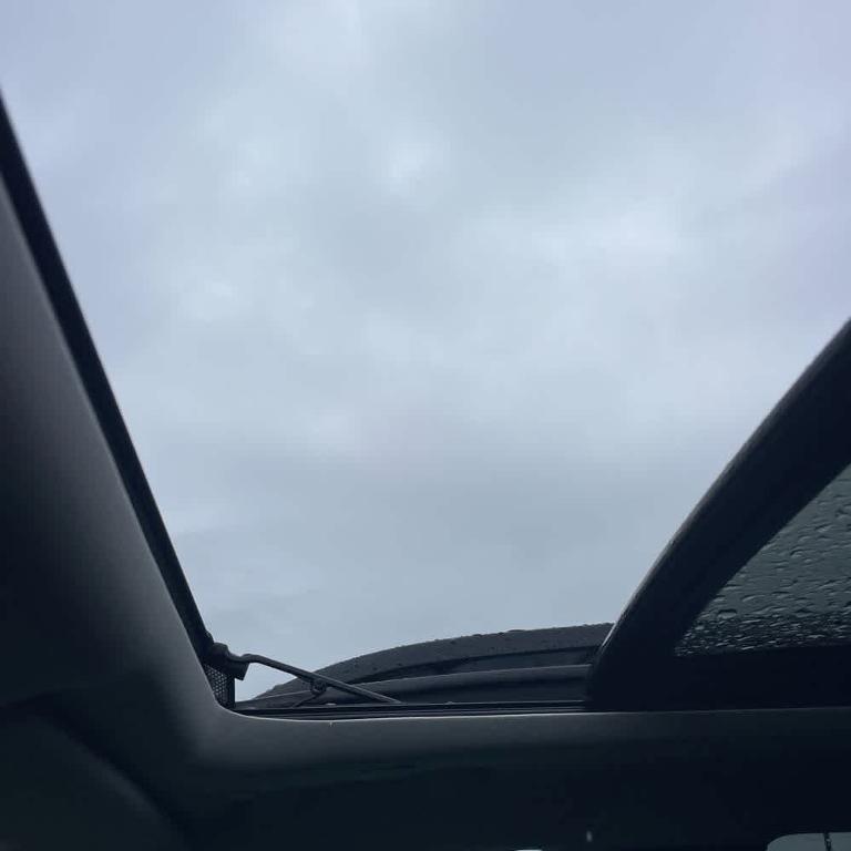 used 2022 Jeep Cherokee car, priced at $23,995