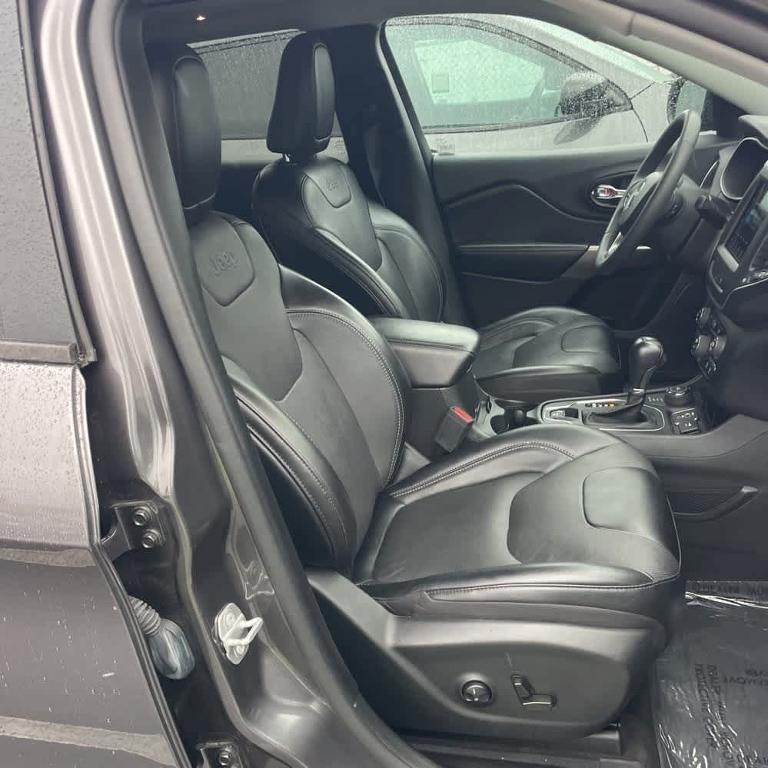 used 2022 Jeep Cherokee car, priced at $23,995