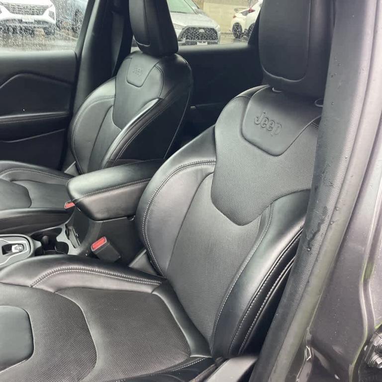 used 2022 Jeep Cherokee car, priced at $23,995