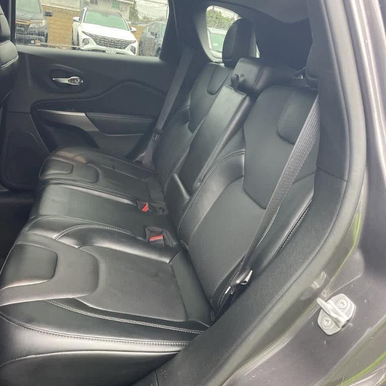 used 2022 Jeep Cherokee car, priced at $23,995