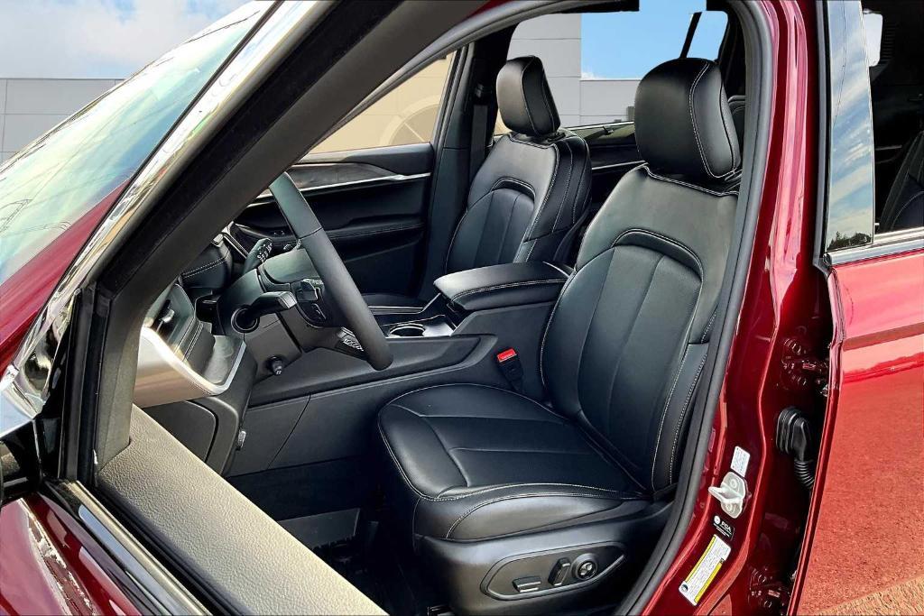 new 2025 Jeep Grand Cherokee L car, priced at $53,141