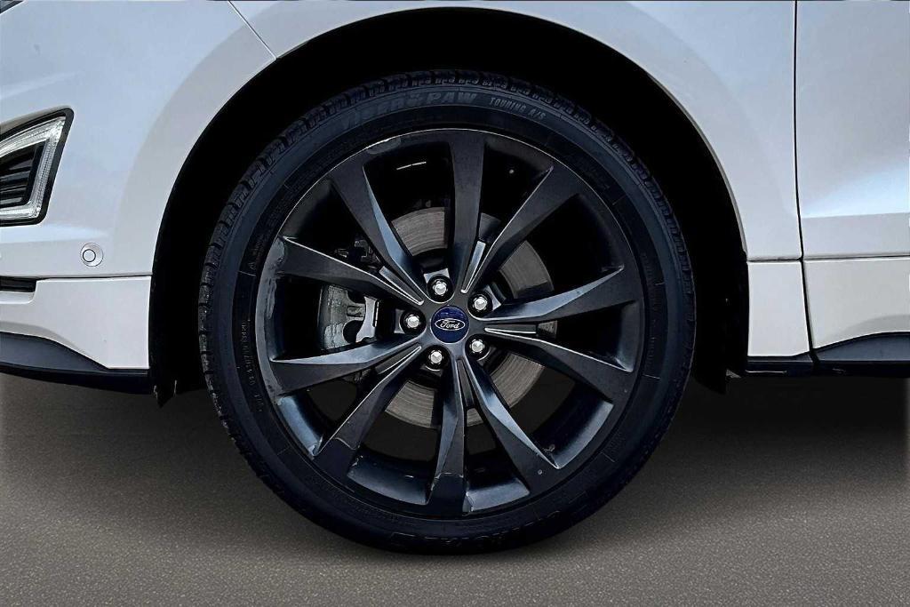 used 2015 Ford Edge car, priced at $16,000