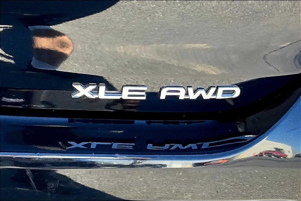 used 2024 Toyota Highlander car, priced at $39,900