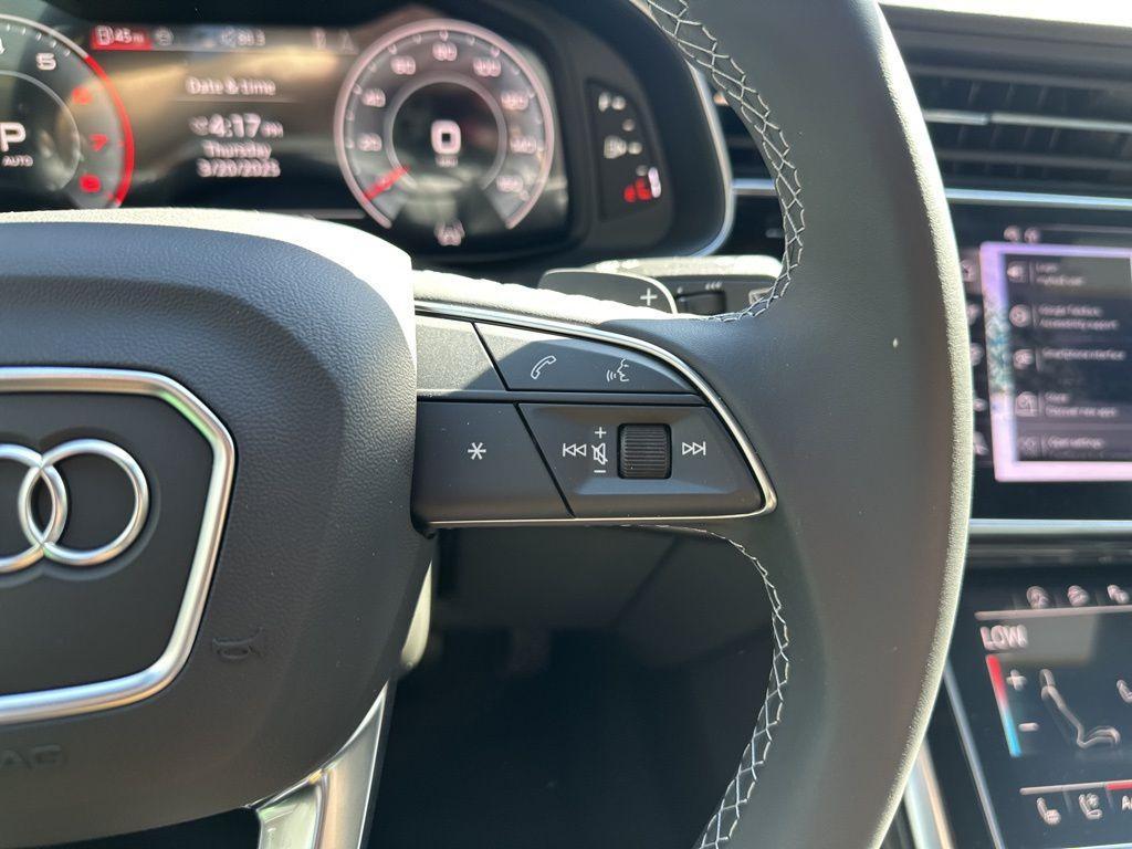 new 2025 Audi Q7 car, priced at $82,482
