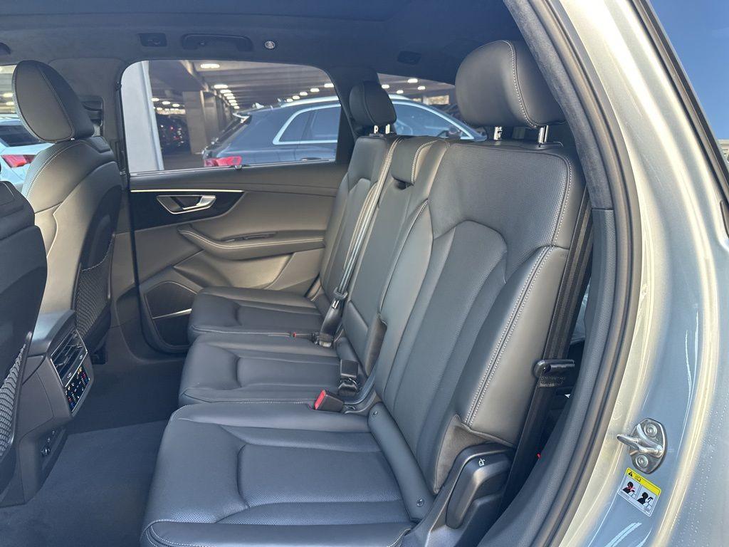 new 2025 Audi Q7 car, priced at $74,953