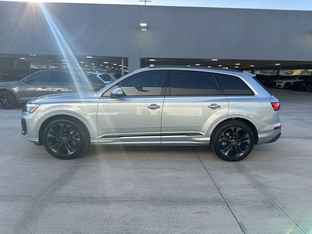 new 2025 Audi Q7 car, priced at $74,953
