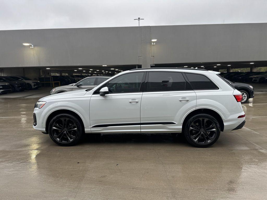 new 2025 Audi Q7 car, priced at $66,634