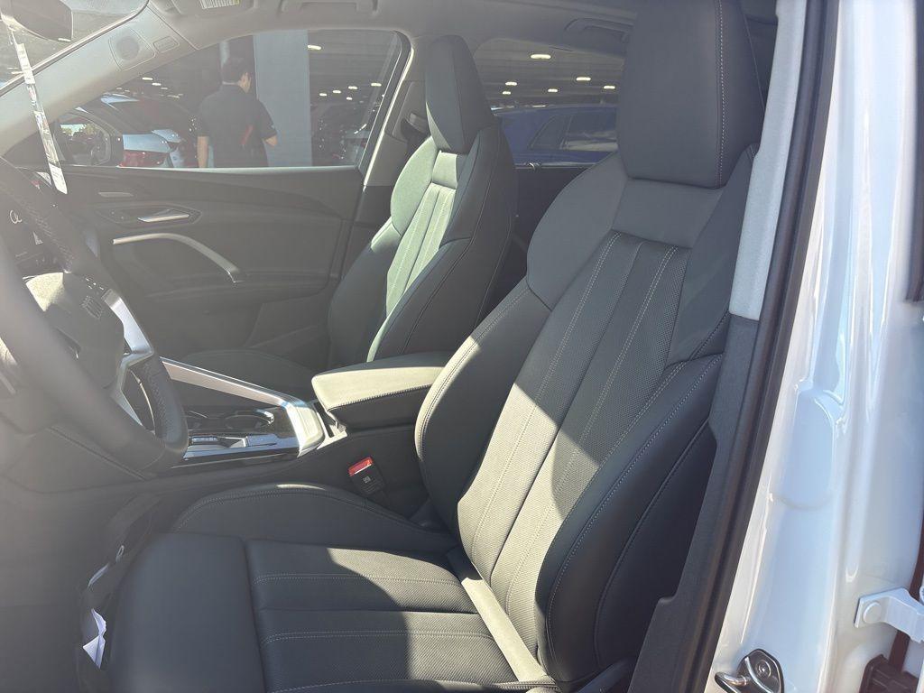 new 2025 Audi Q5 car, priced at $61,950