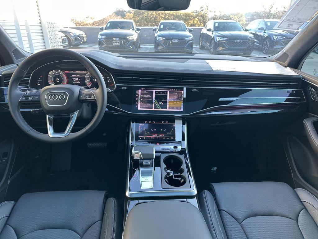 new 2025 Audi Q7 car, priced at $76,441