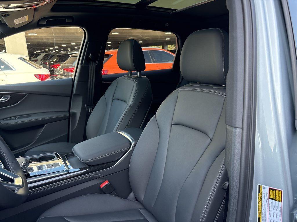 used 2025 Audi Q7 car, priced at $58,994