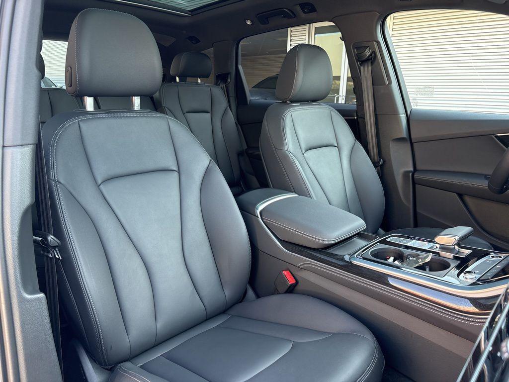 used 2025 Audi Q7 car, priced at $58,994