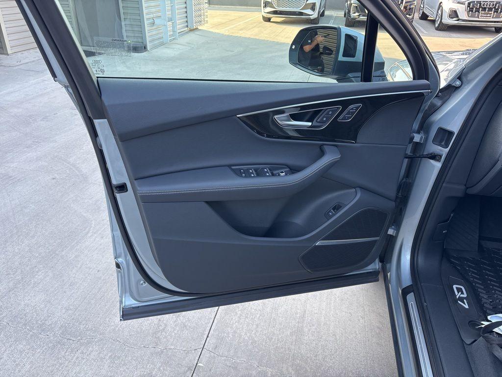 used 2025 Audi Q7 car, priced at $58,994