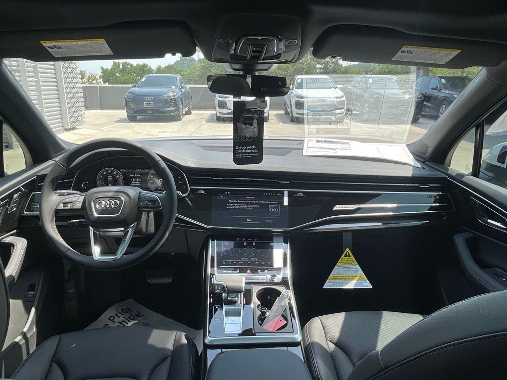 new 2025 Audi Q7 car, priced at $66,490