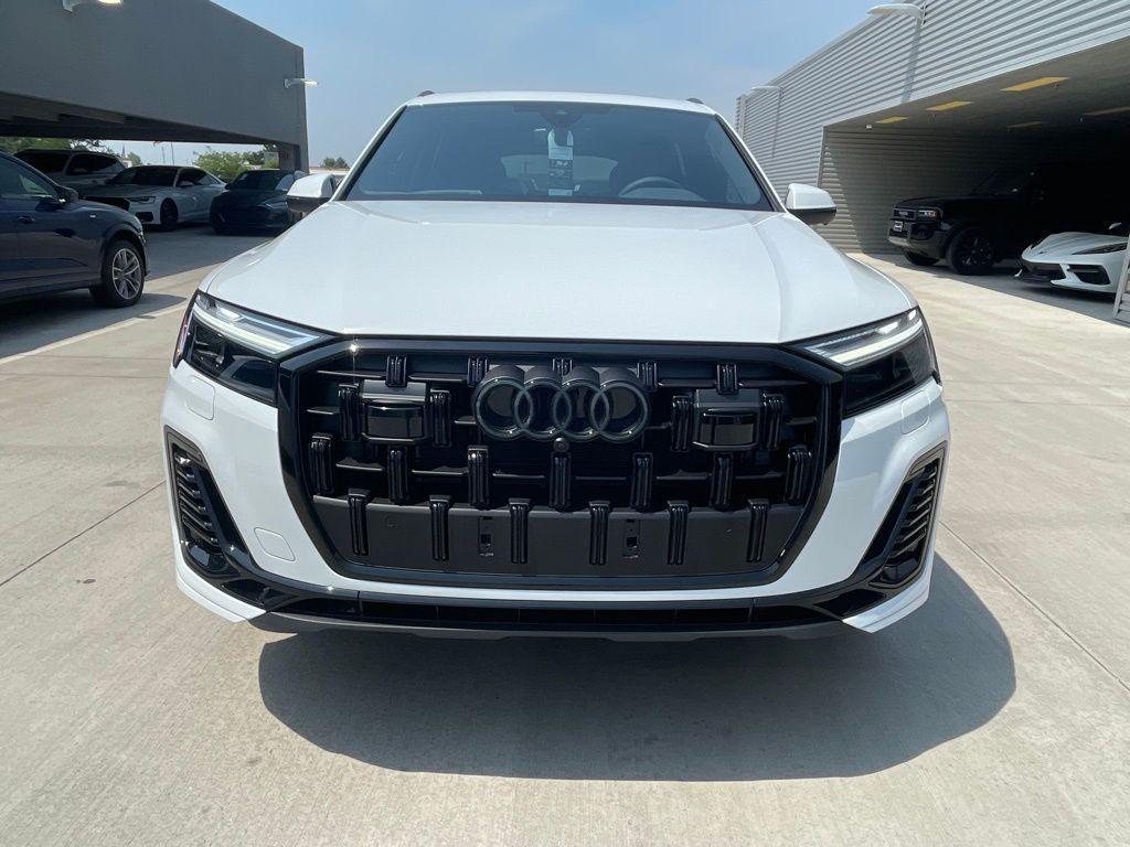 new 2025 Audi Q7 car, priced at $66,490