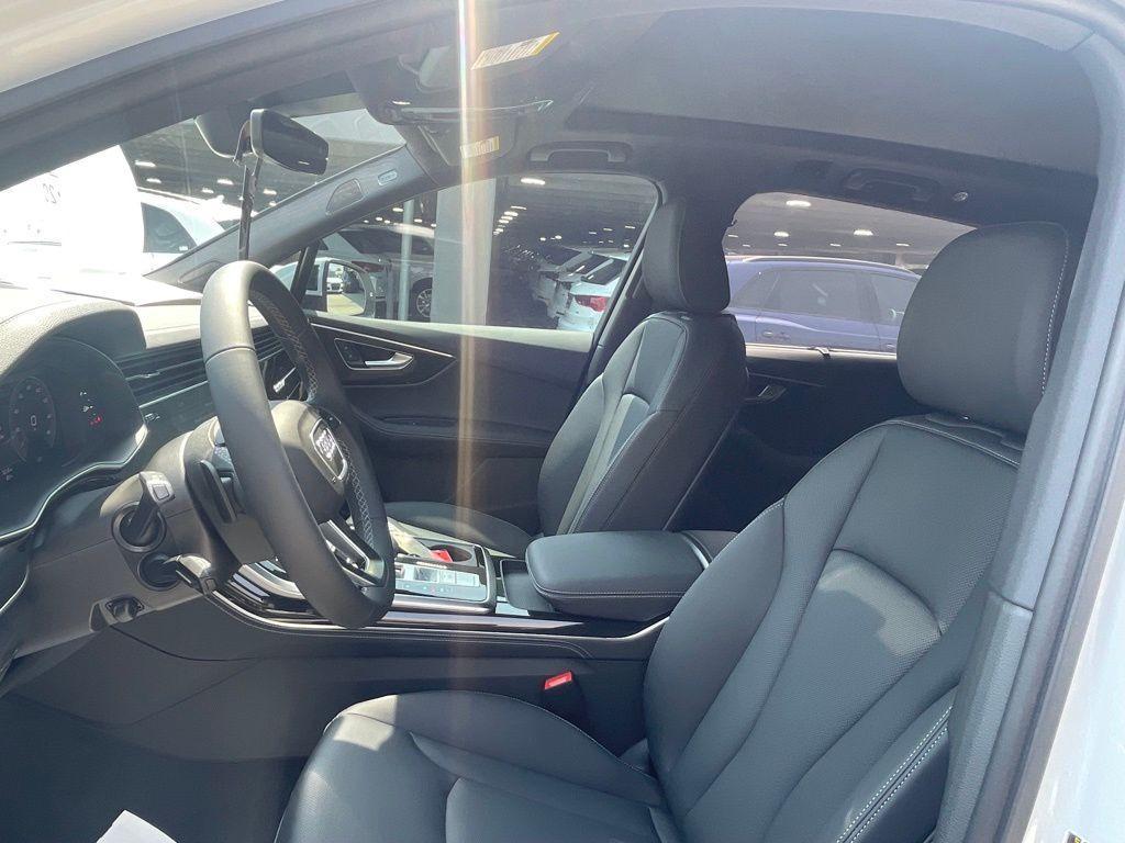 new 2025 Audi Q7 car, priced at $66,490