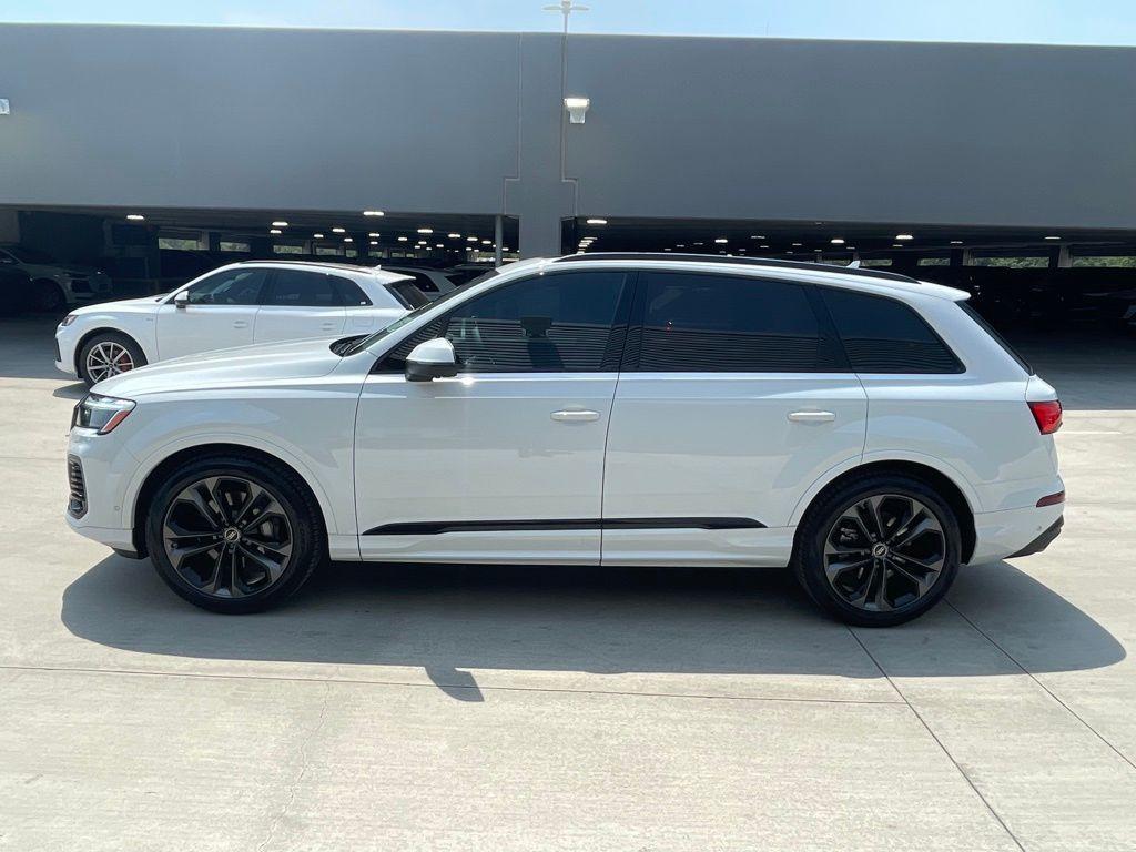 new 2025 Audi Q7 car, priced at $66,490