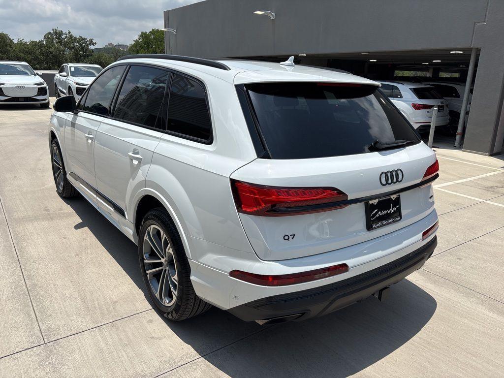 new 2025 Audi Q7 car, priced at $61,141