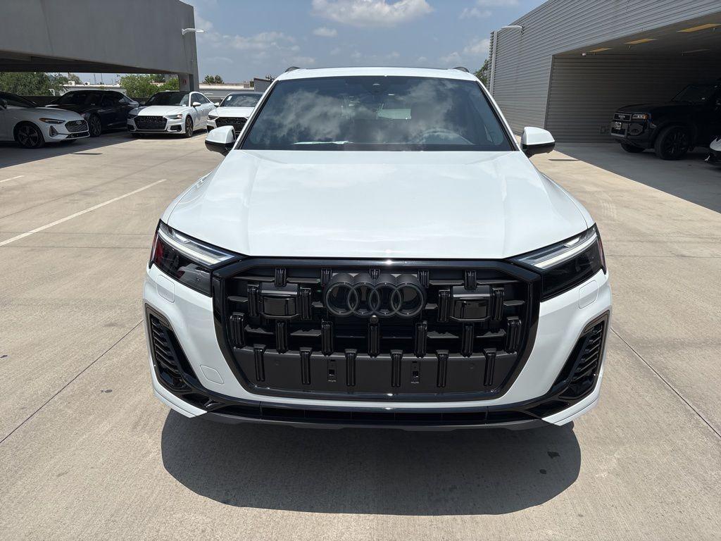 new 2025 Audi Q7 car, priced at $61,141