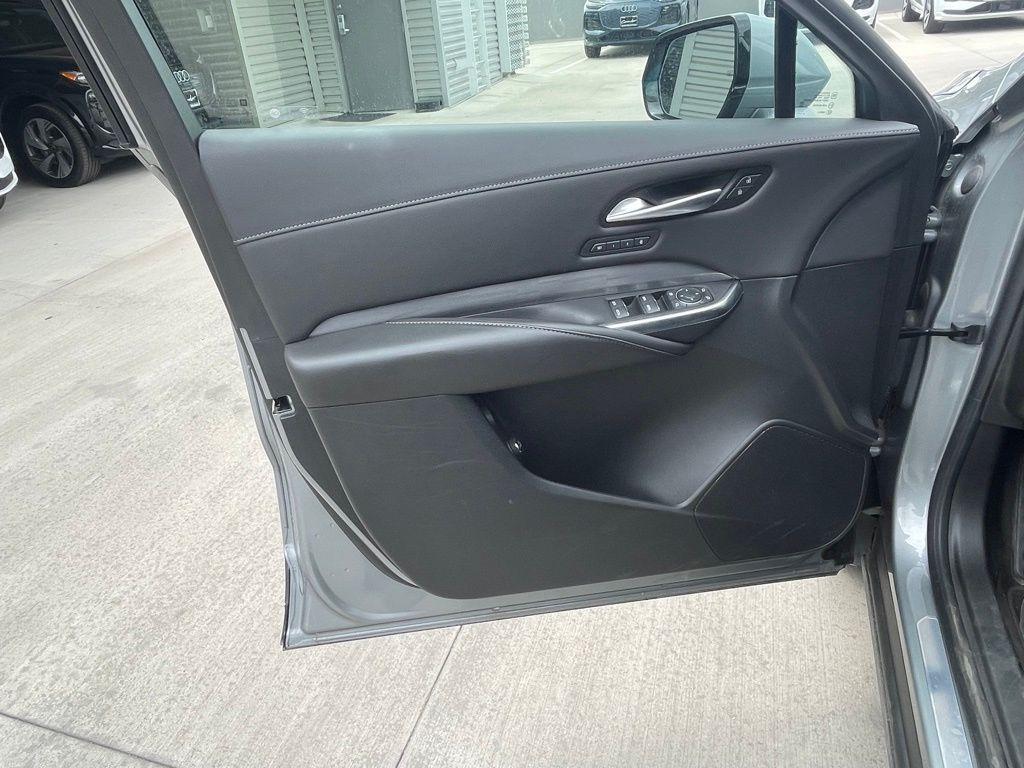 used 2024 Cadillac XT4 car, priced at $35,991