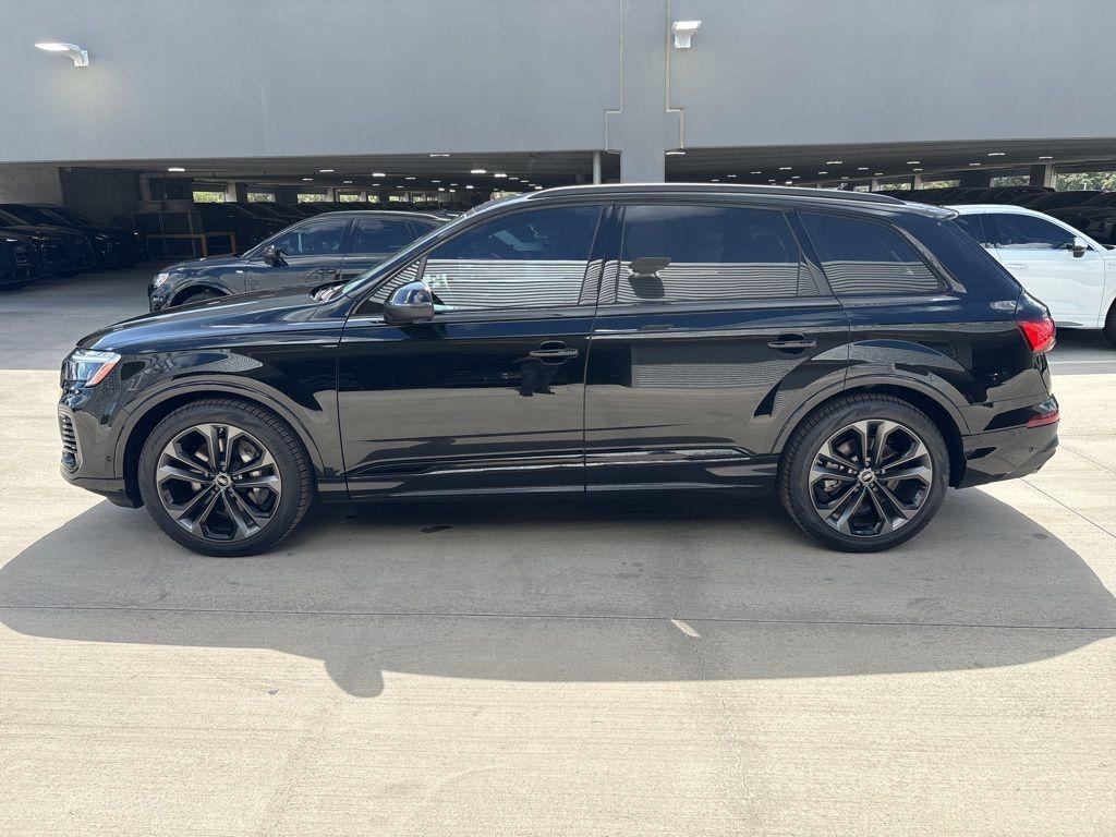 new 2025 Audi Q7 car, priced at $65,367