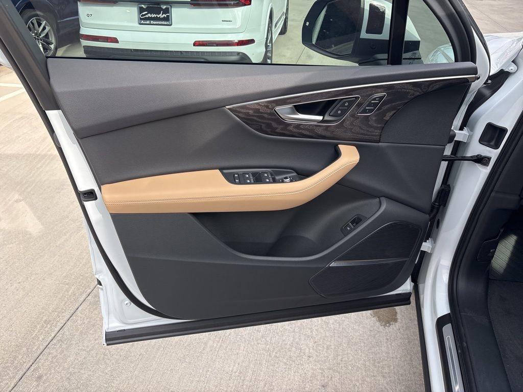 new 2026 Audi Q7 car, priced at $78,295