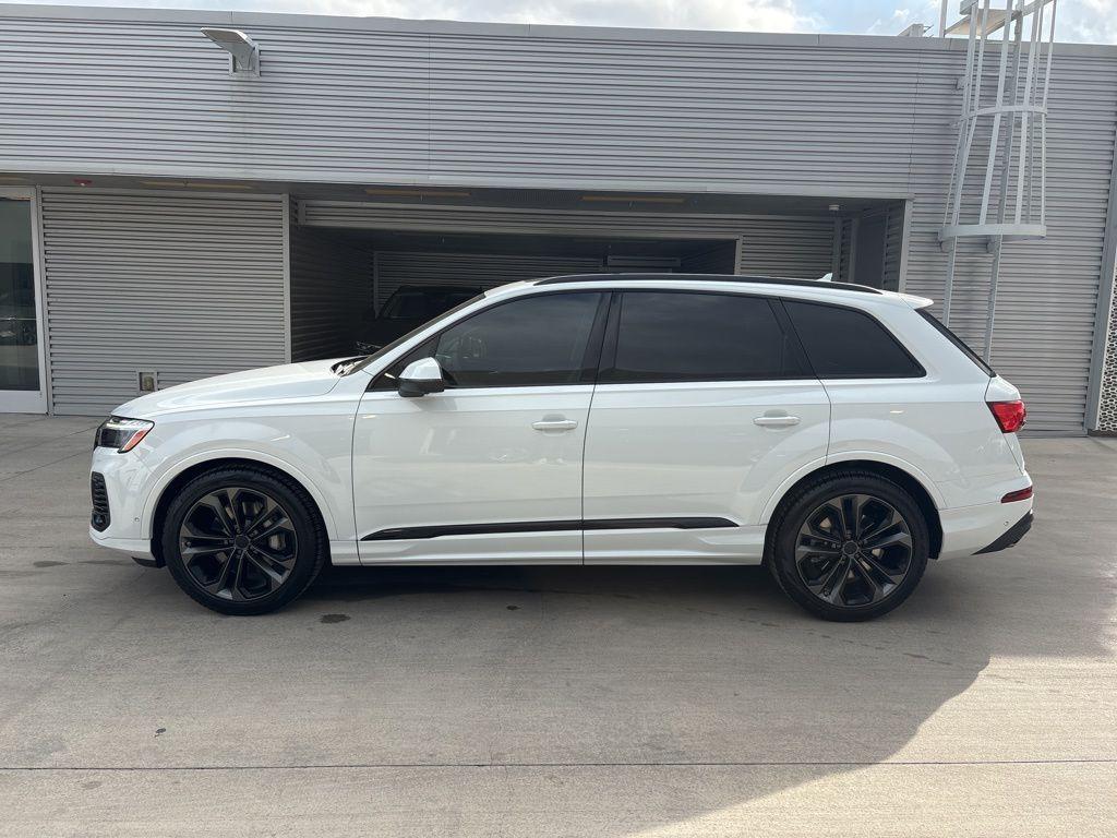 new 2026 Audi Q7 car, priced at $78,295