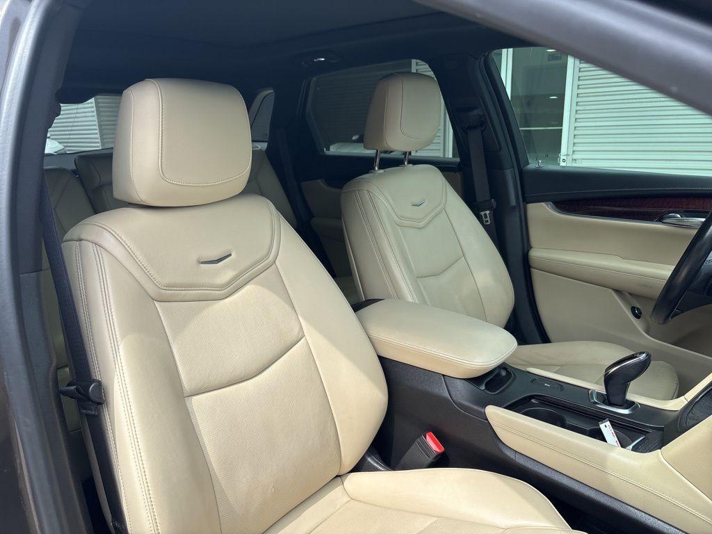 used 2019 Cadillac XT5 car, priced at $18,991