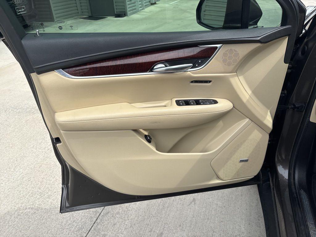 used 2019 Cadillac XT5 car, priced at $18,991