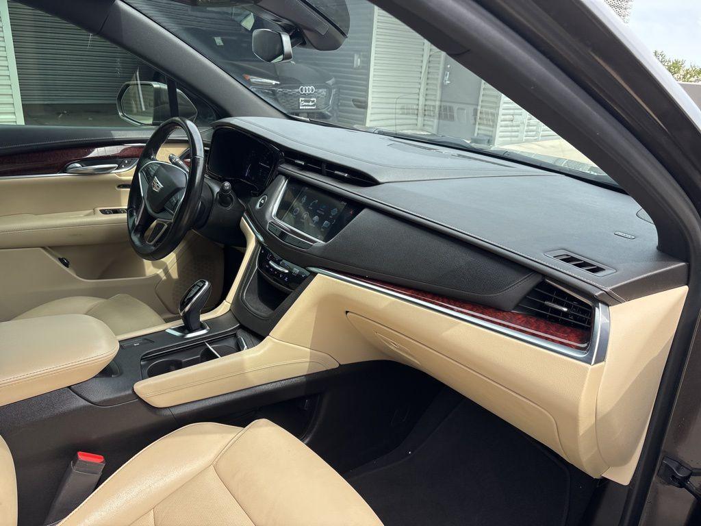 used 2019 Cadillac XT5 car, priced at $18,991