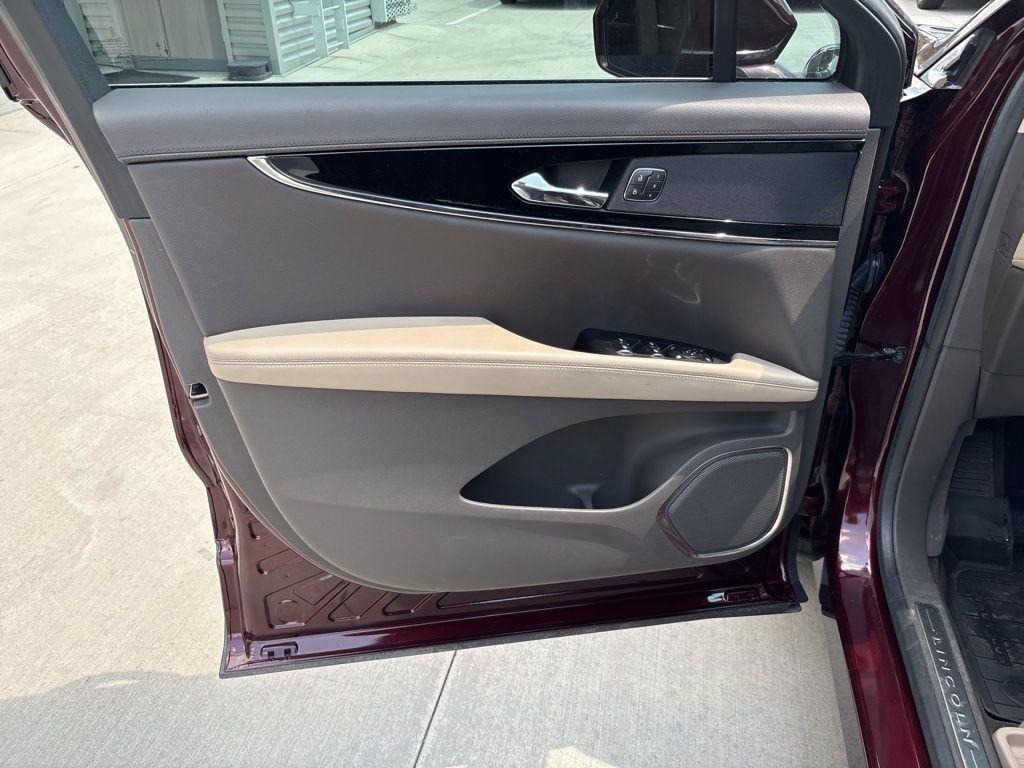 used 2023 Lincoln Nautilus car, priced at $33,491