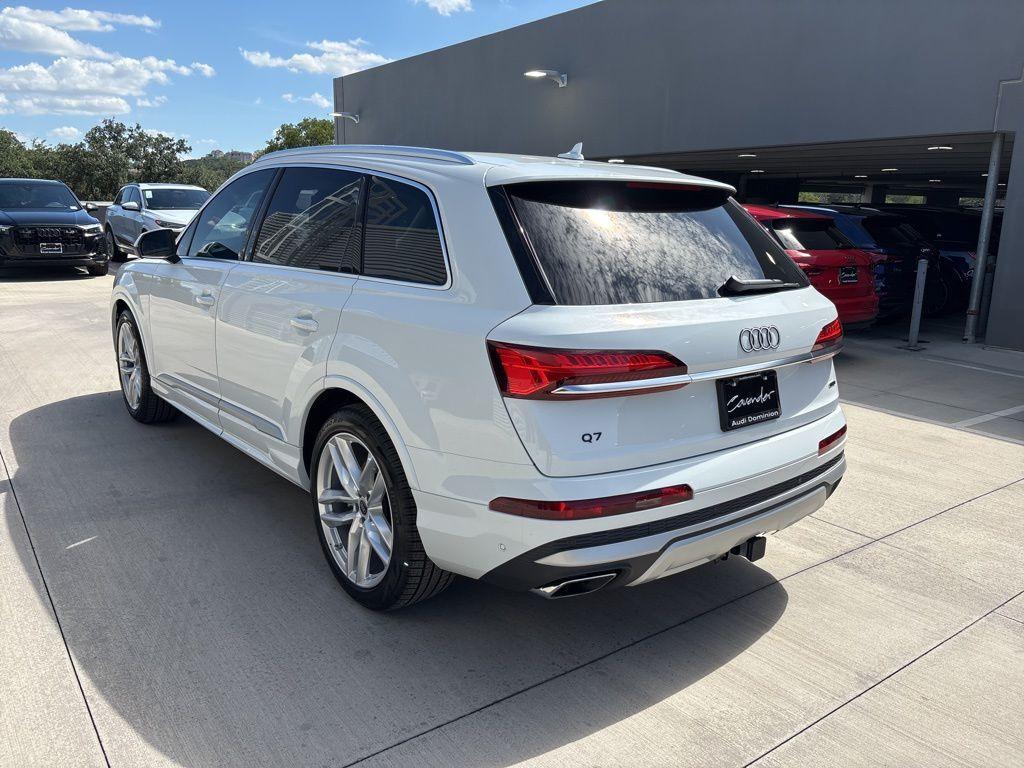 new 2025 Audi Q7 car, priced at $64,910