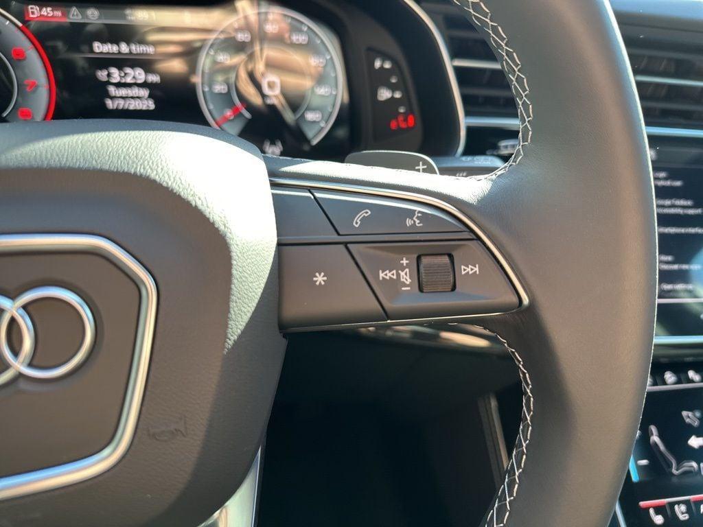 new 2025 Audi Q7 car, priced at $77,830
