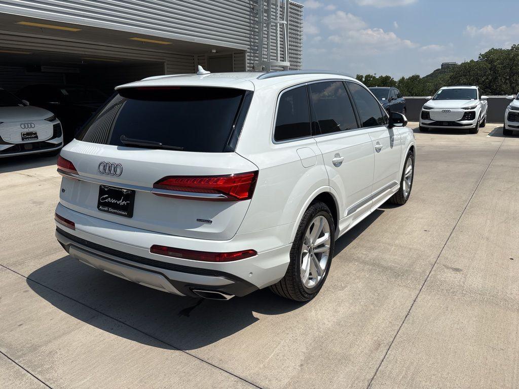 new 2025 Audi Q7 car, priced at $63,706