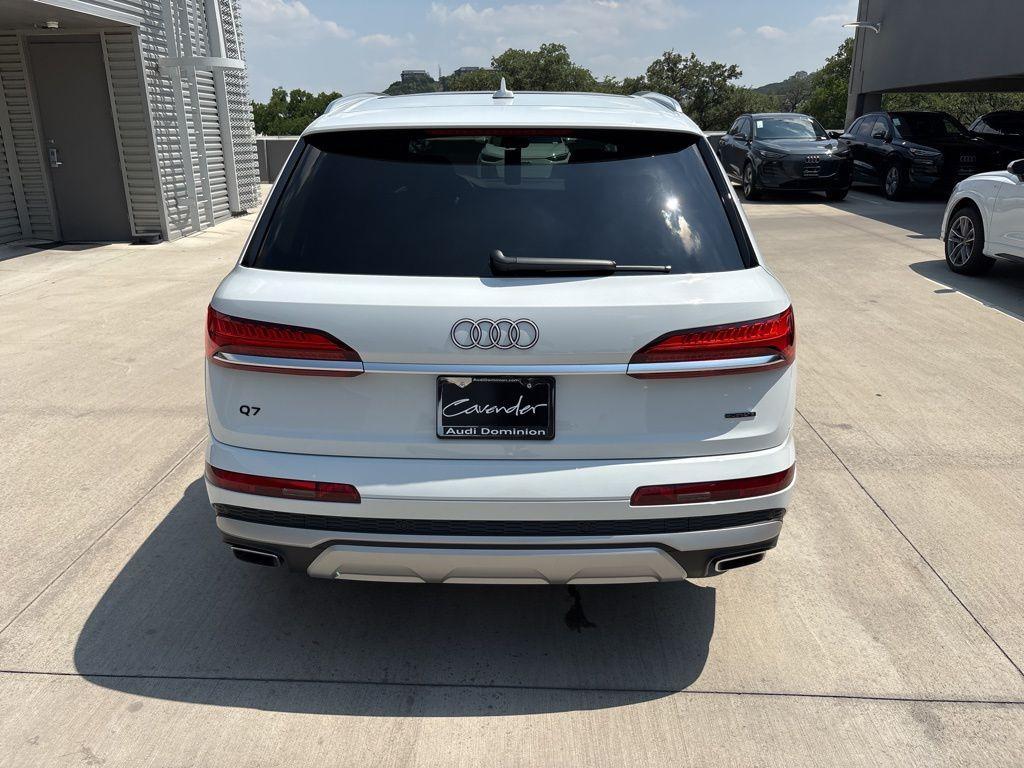 new 2025 Audi Q7 car, priced at $63,706