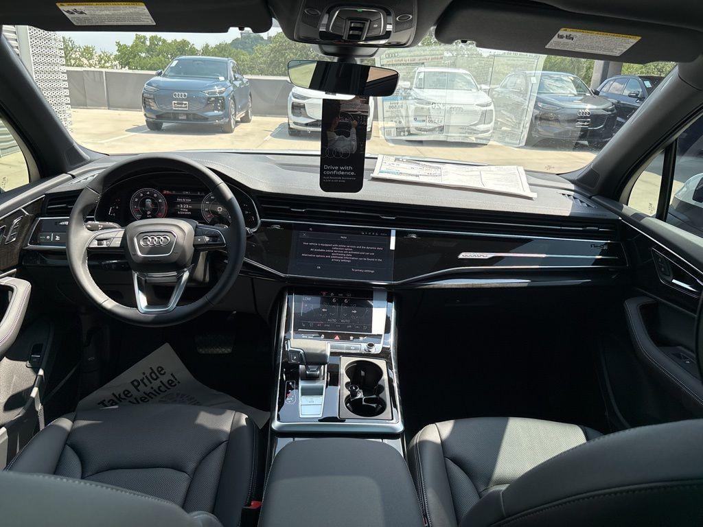 new 2025 Audi Q7 car, priced at $63,706