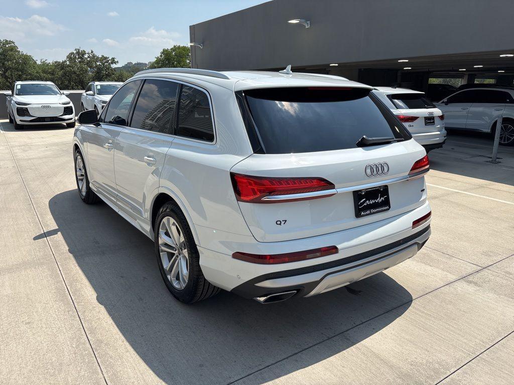 new 2025 Audi Q7 car, priced at $63,706