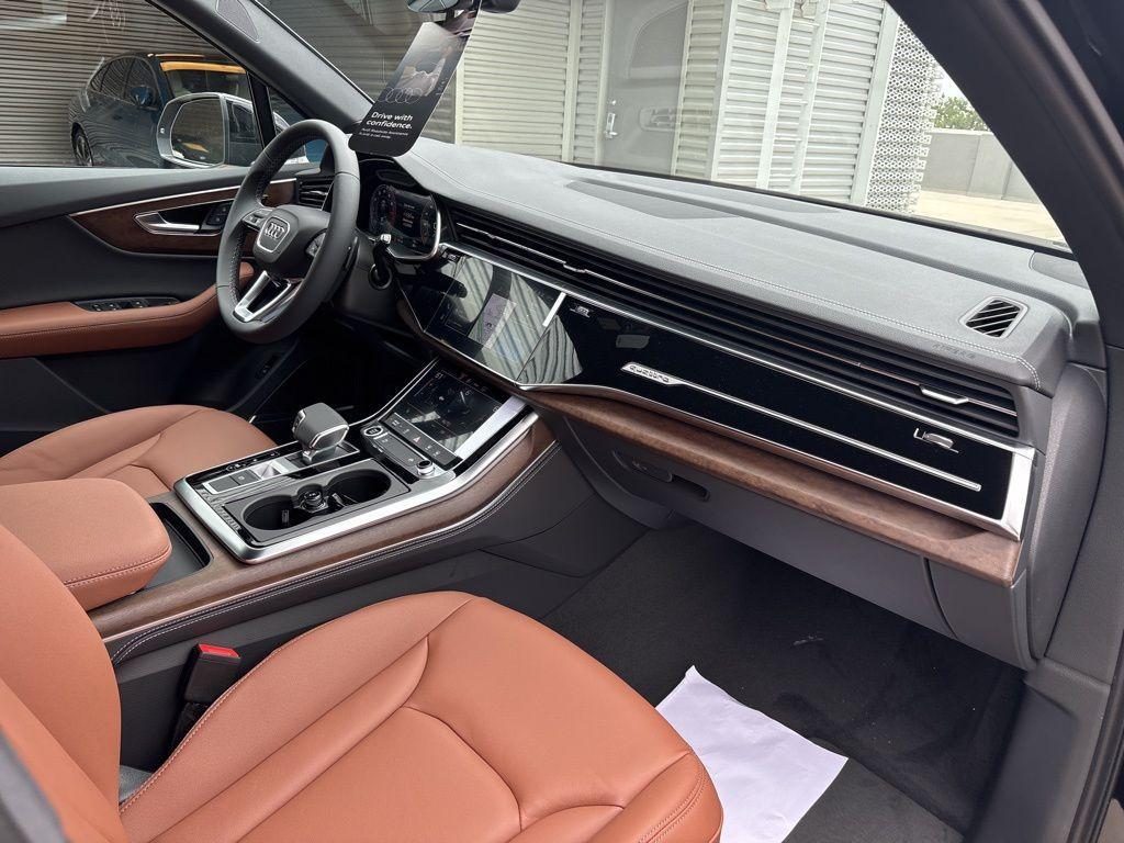 new 2025 Audi Q7 car, priced at $63,405