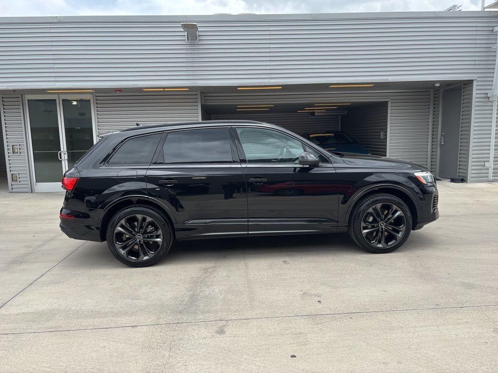 new 2025 Audi Q7 car, priced at $63,405
